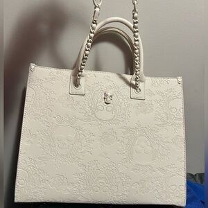 Betsey Johnson Embossed Skull Bag Large Tote Bag w/ Detachable Wristlet NWT